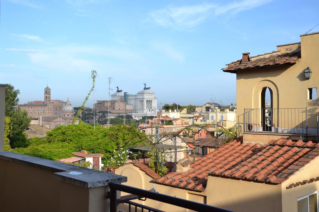 Cardello Colosseum Apartment